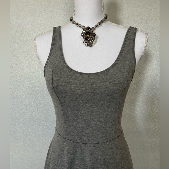 Super cute gray dress Size: S/M - Picture 2 of 8